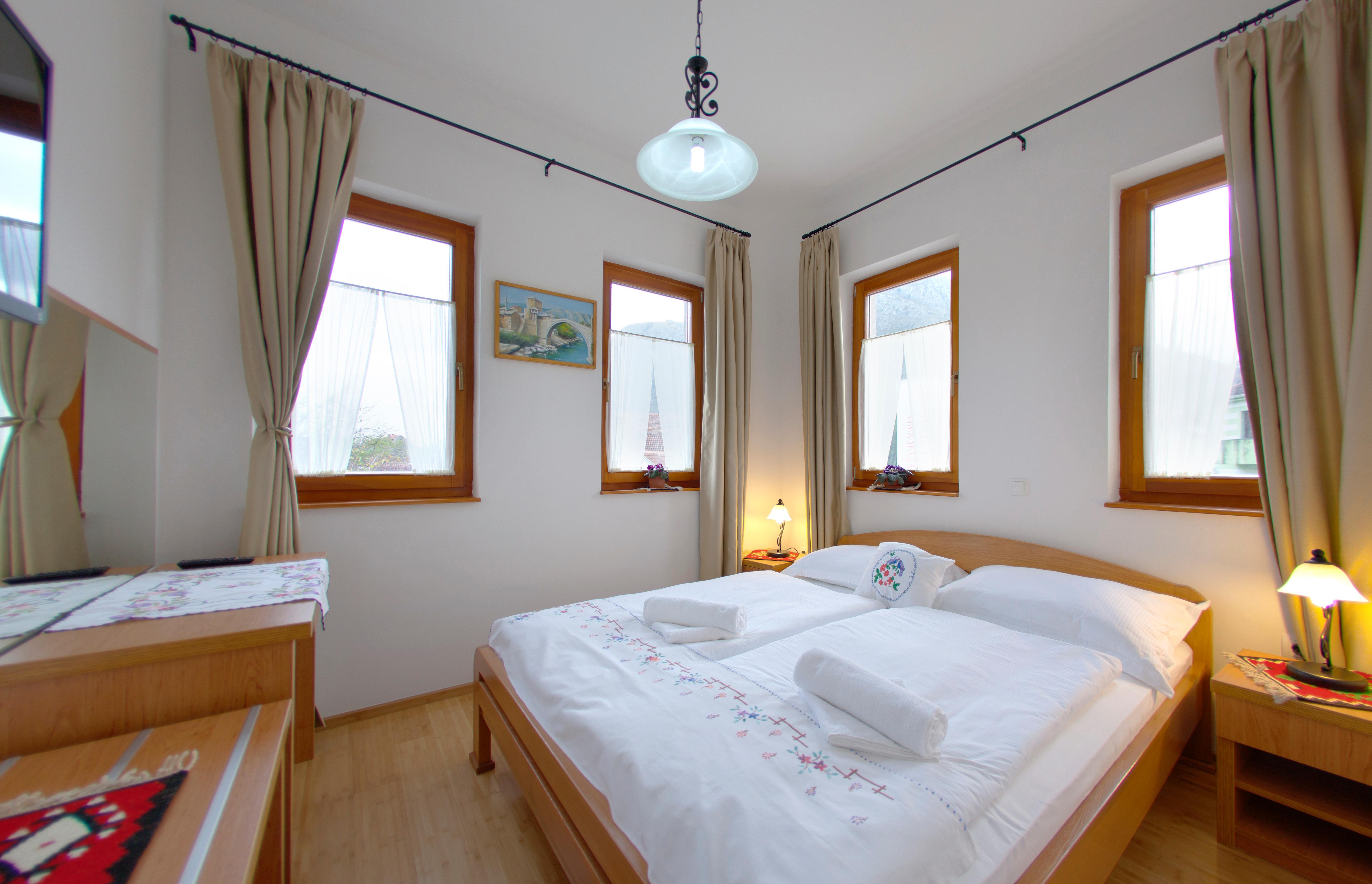 Hotel Almira Мостар Екстер'єр фото