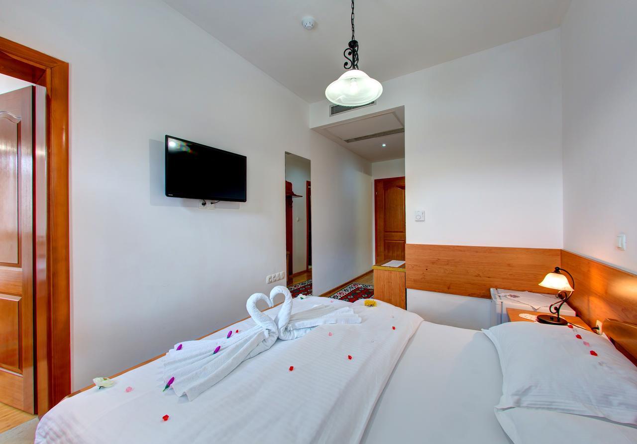 Hotel Almira Мостар Екстер'єр фото